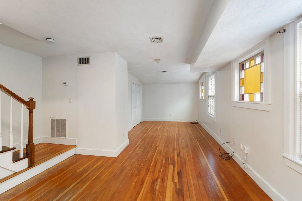 71-73 Benefit Street - Photo 2 of 16