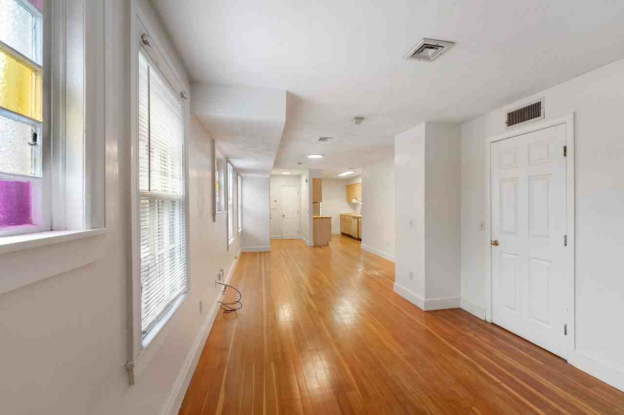 71-73 Benefit Street - Photo 3 of 16