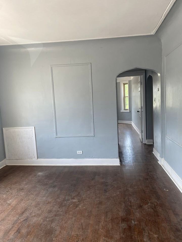 1248 w 89th st - Photo 3 of 13