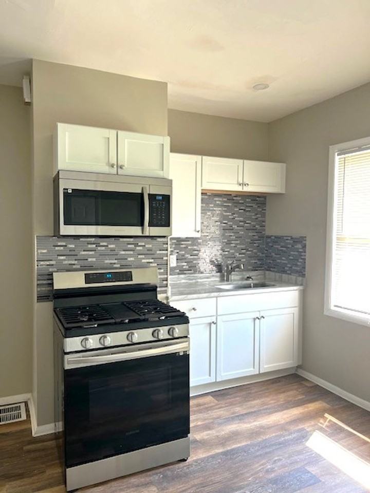 244 Veazie St - Photo 2 of 10