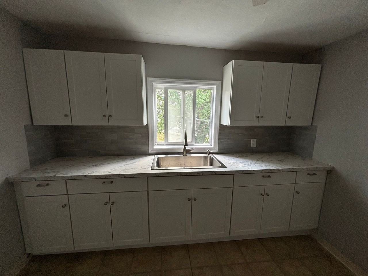 311 South Irving Ave - Photo 3 of 45