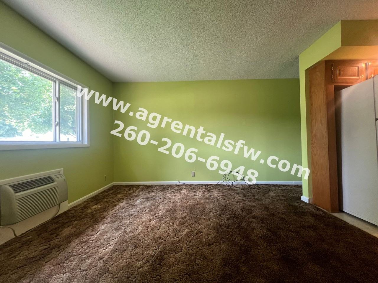 1018 Lewis St - Photo 3 of 10