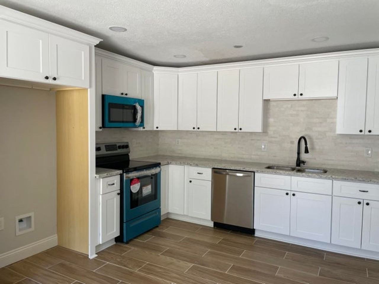 424 Shady Lane - Photo 2 of 12