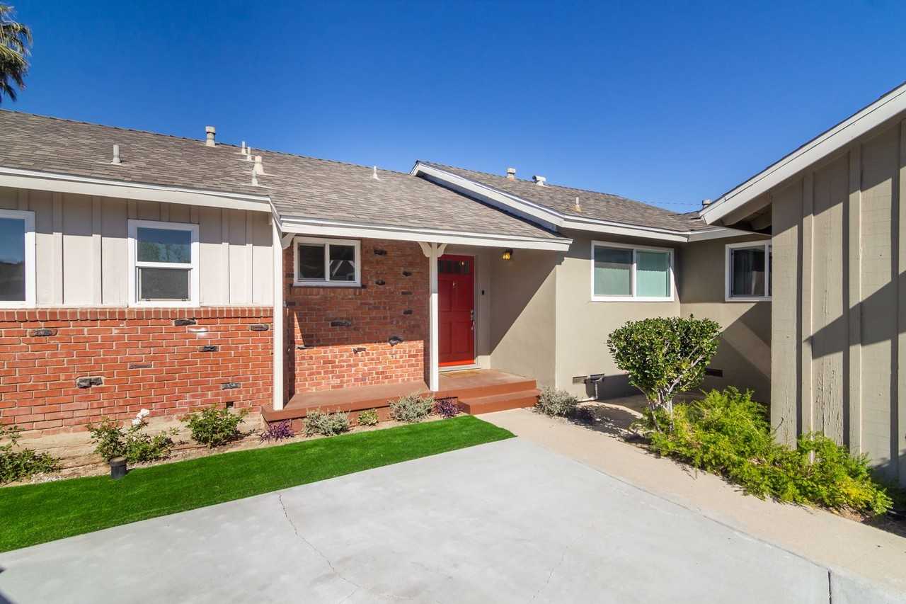 20371 Gault St - Photo 2 of 19