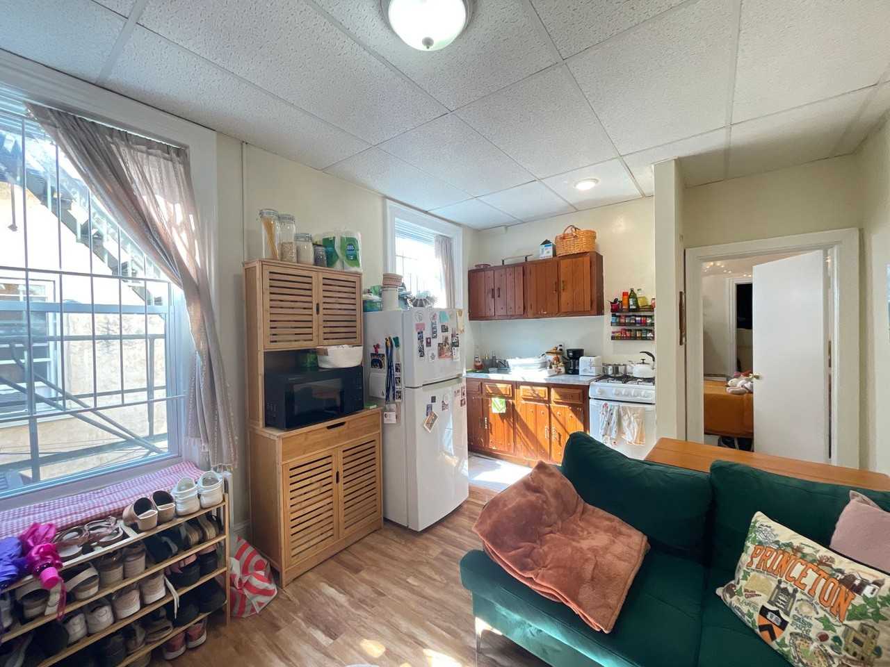 2219-2221 Spring Garden Street - Photo 3 of 26