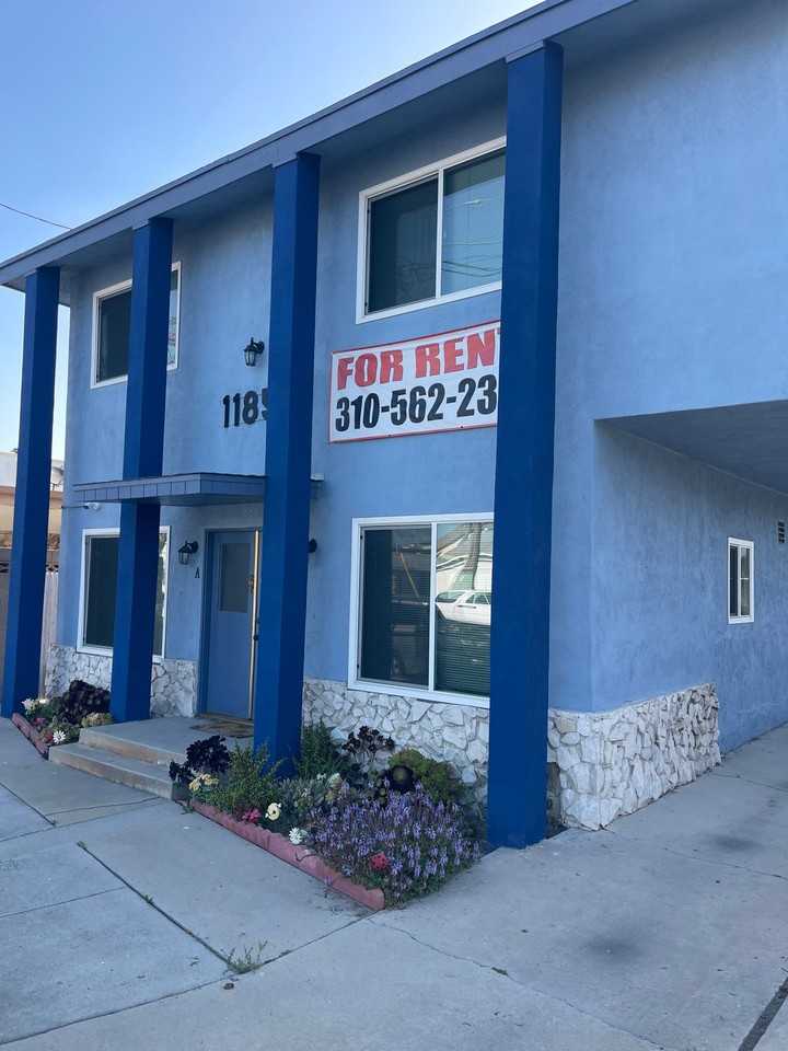 11850 Inglewood Ave - Photo 2 of 3