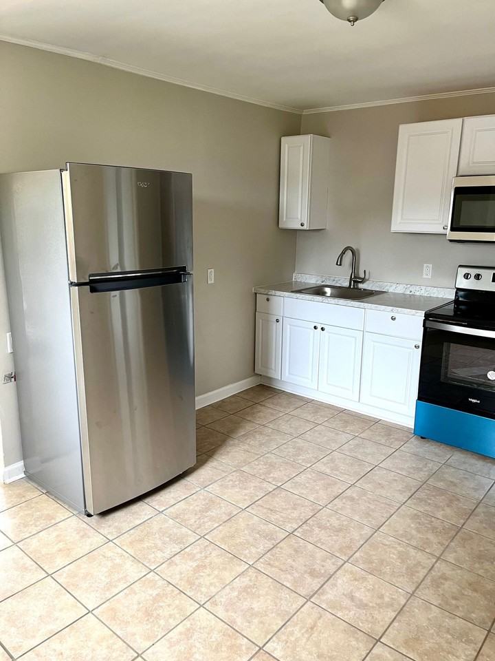 104 Lassiter Drive - Photo 3 of 6