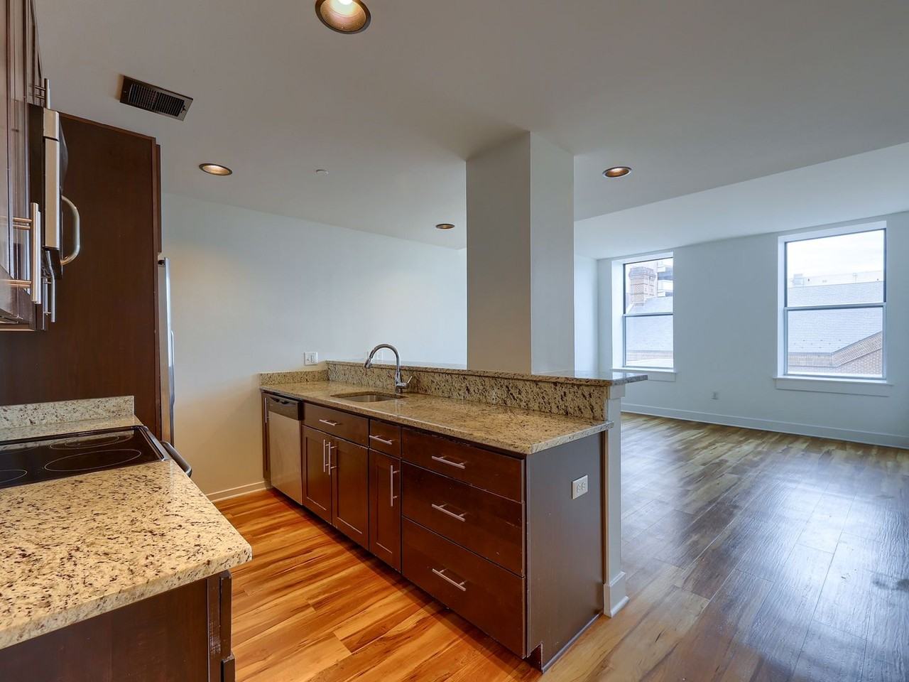 231 State St - Photo 4 of 35