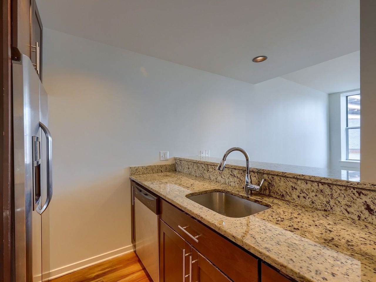 231 State St - Photo 6 of 35
