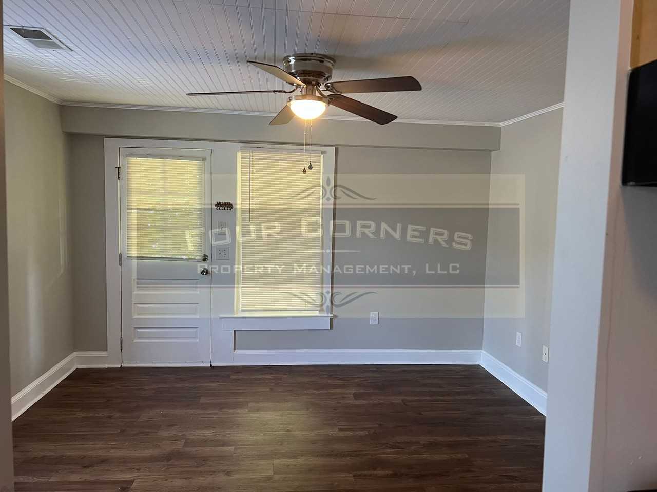 1638 North Cherry St - Photo 3 of 10