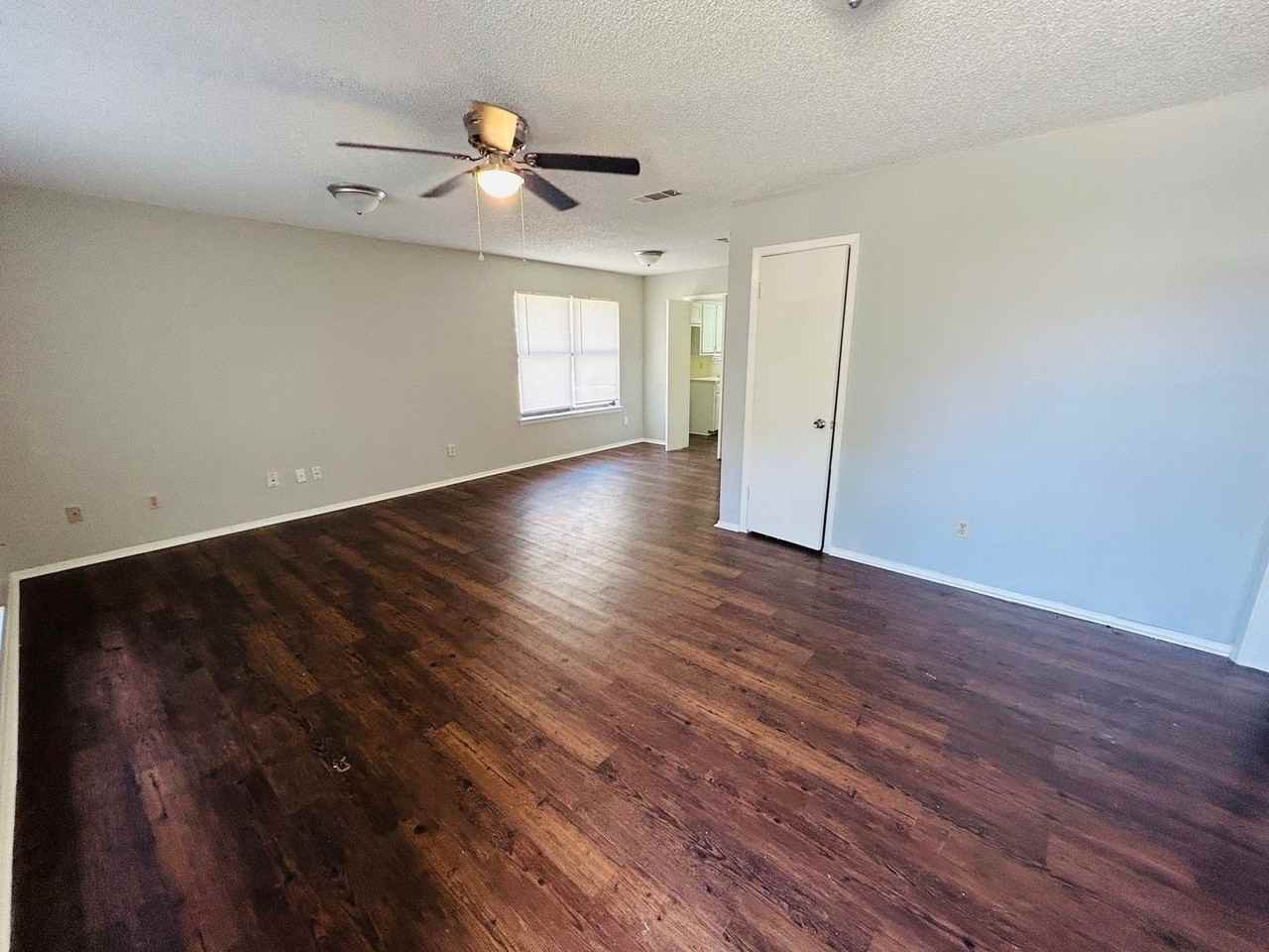 324 Mill Creek Cir - Photo 2 of 10