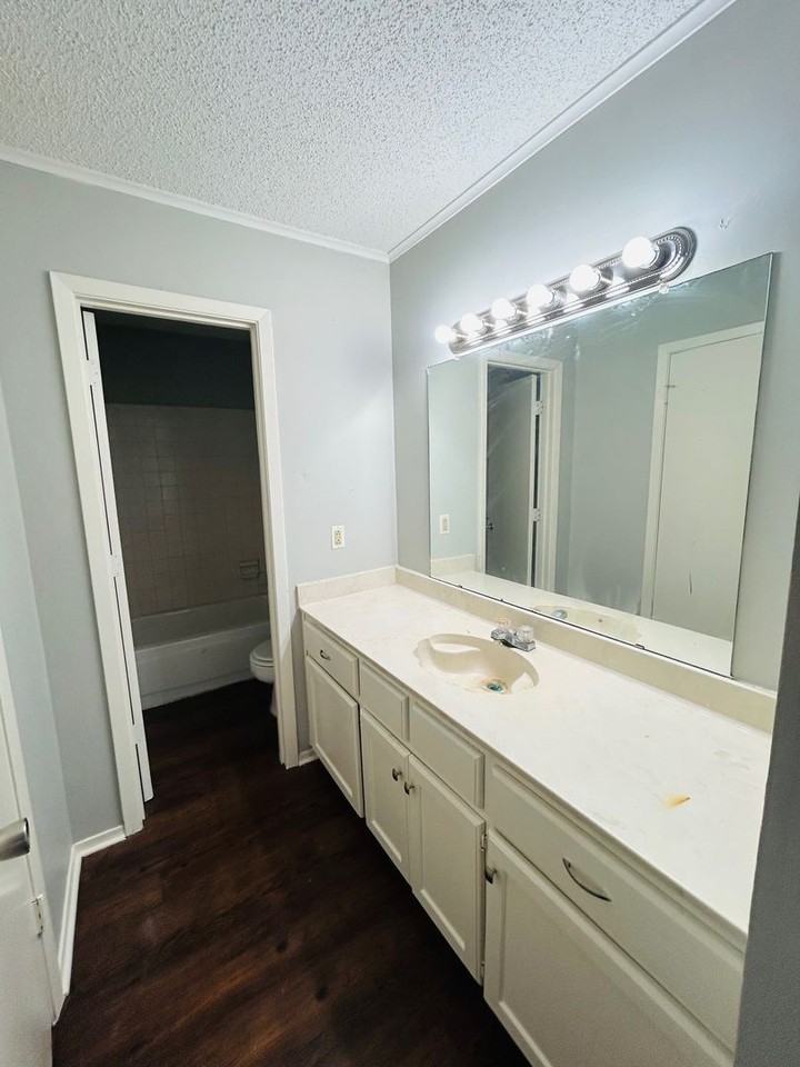 324 Mill Creek Cir - Photo 6 of 10