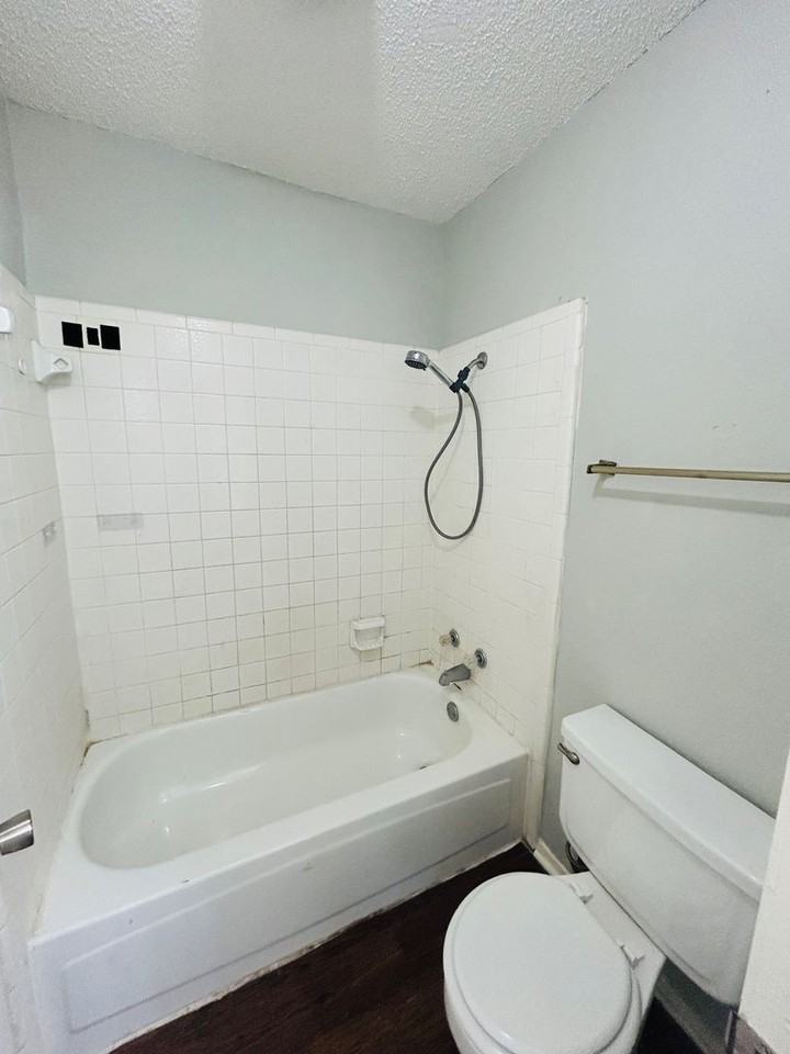 324 Mill Creek Cir - Photo 7 of 10