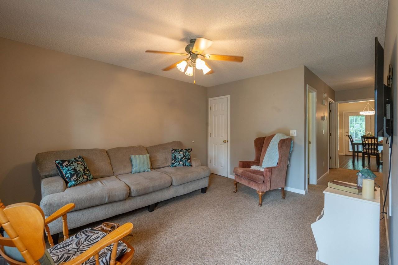 251 Hunter Hills Cir - Photo 5 of 22