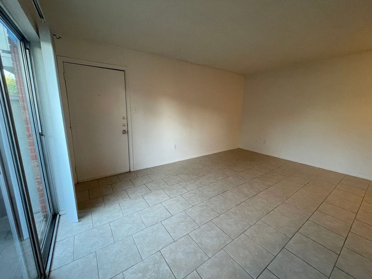 750 N Judge Ely Blvd - Photo 3 of 16