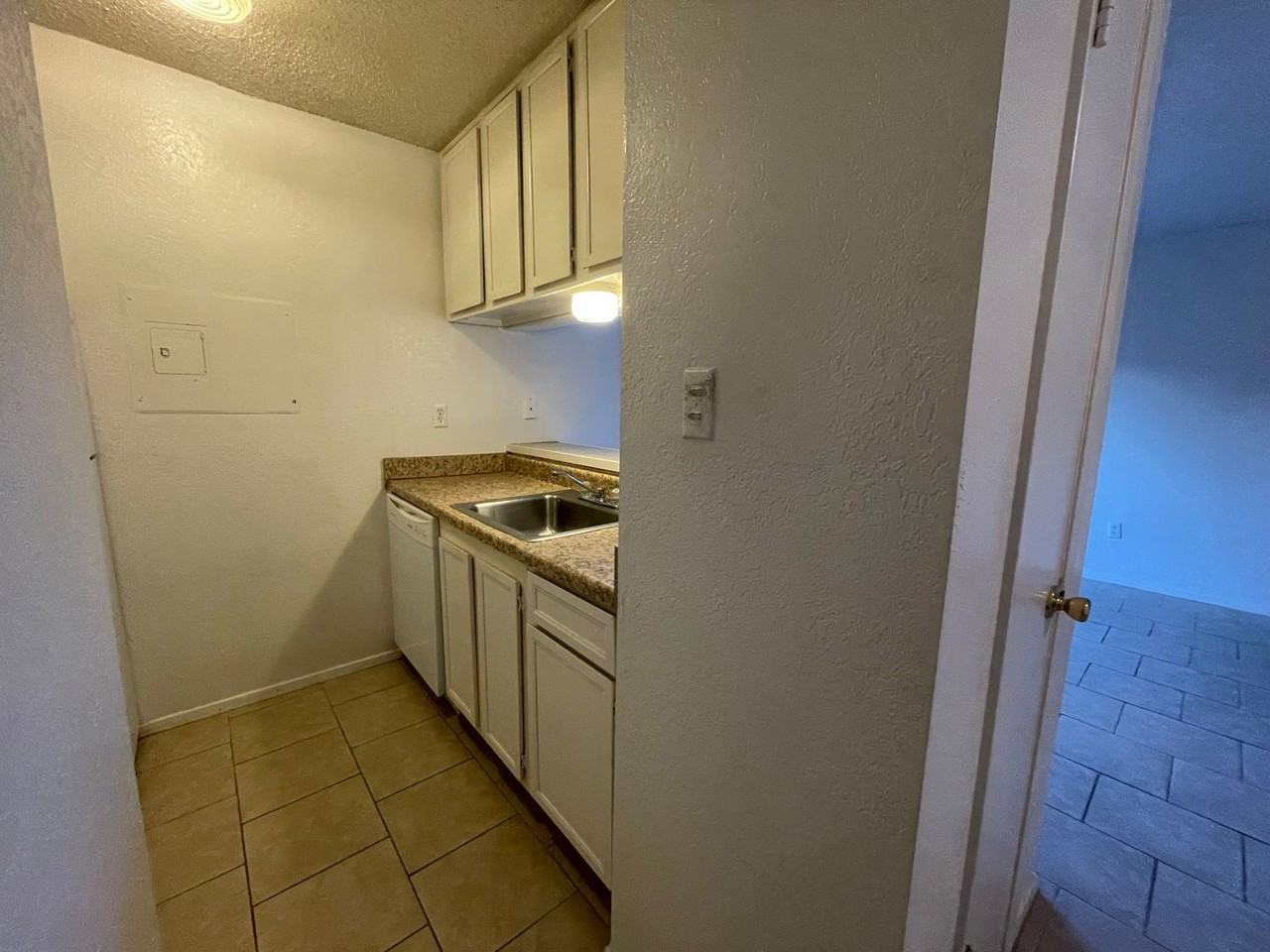 750 N Judge Ely Blvd - Photo 6 of 16
