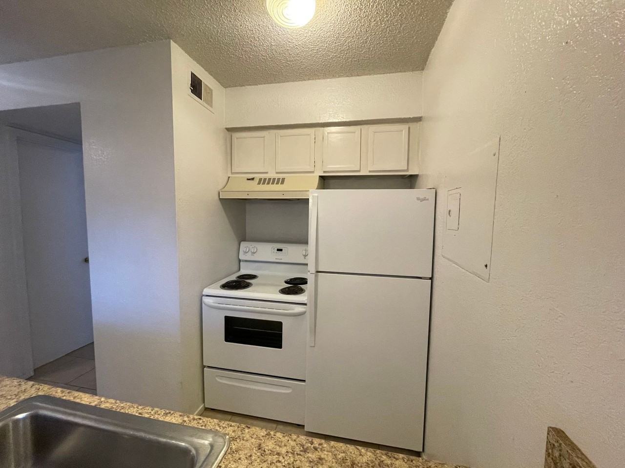 750 N Judge Ely Blvd - Photo 7 of 16