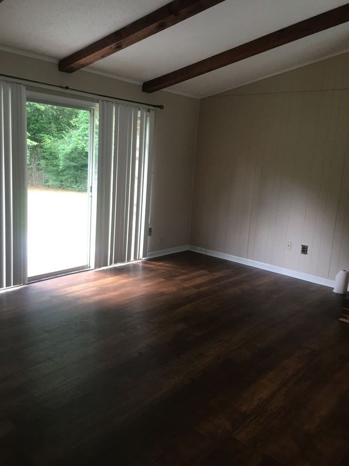 1219 Lyman Ct - Photo 2 of 12