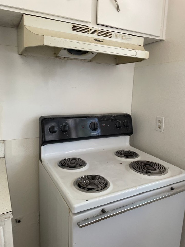 703 E 3rd Street - Photo 5 of 21