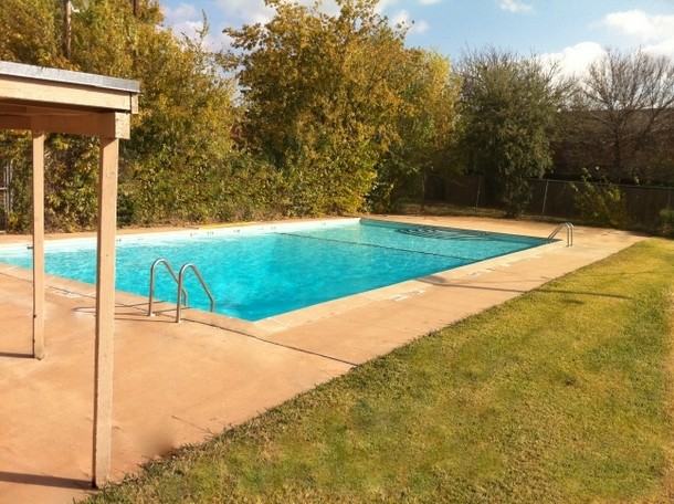 2600 Ivanhoe Ln - Photo 6 of 9