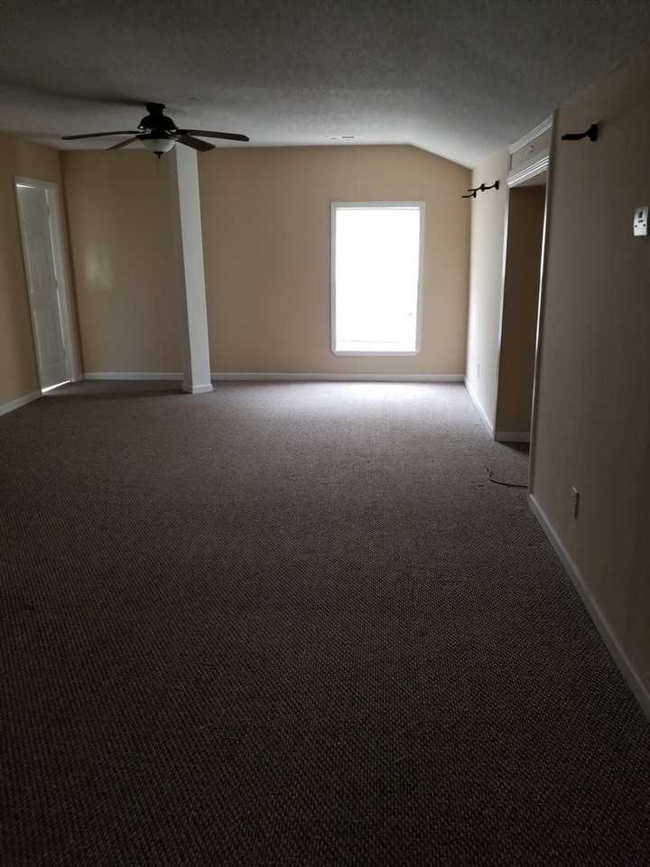 406 Park Avenue - Photo 6 of 8