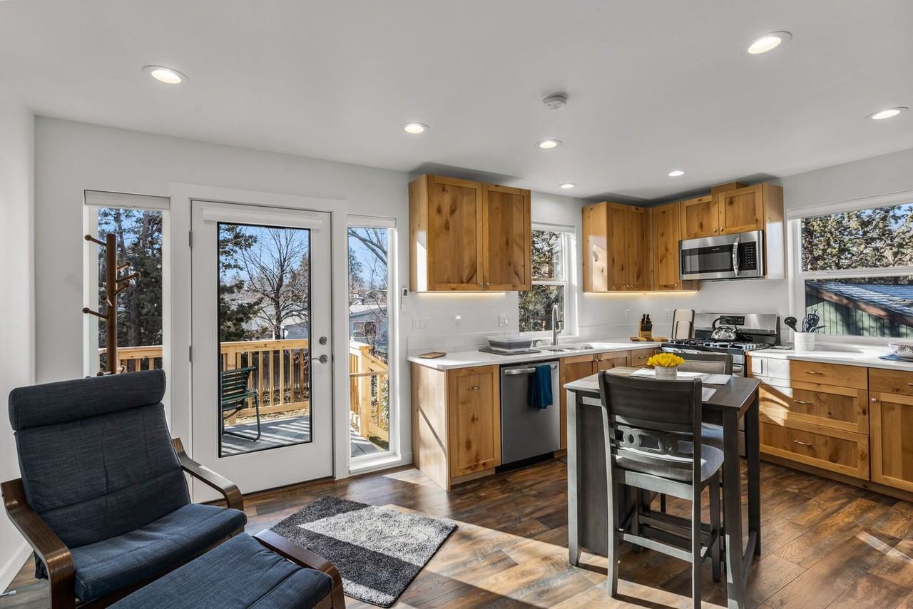 1423 Se Lostine Cir - Photo 7 of 17