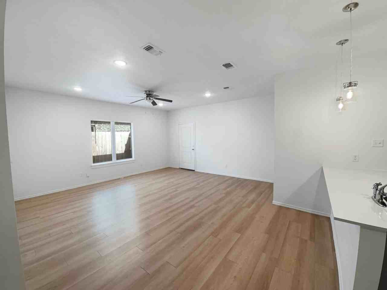 5528 Itasca St - Photo 2 of 22