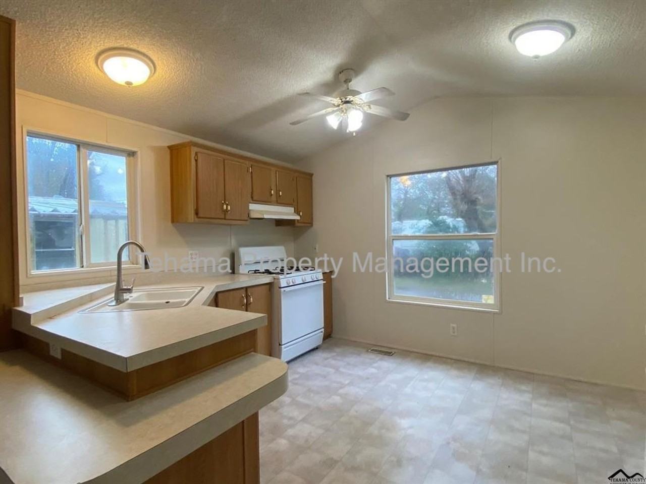 24800 Taft St - Photo 3 of 12