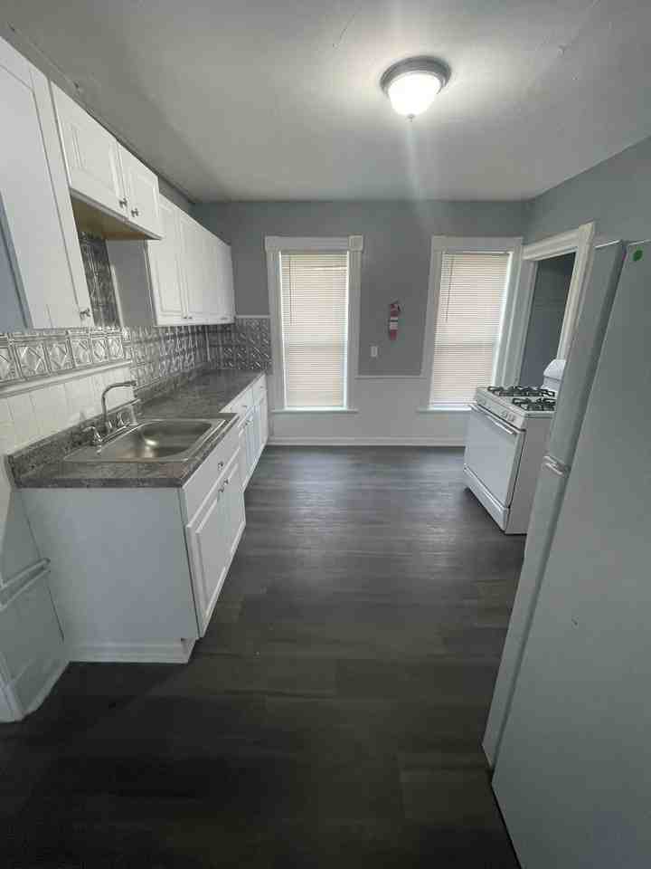 77 Prospect Street Gloversville, NY 12078 - Photo 2 of 8