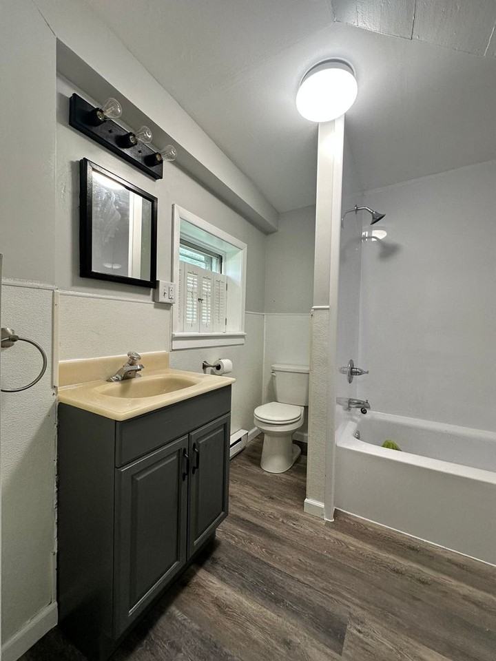 8 Godfrey St. - Photo 3 of 7