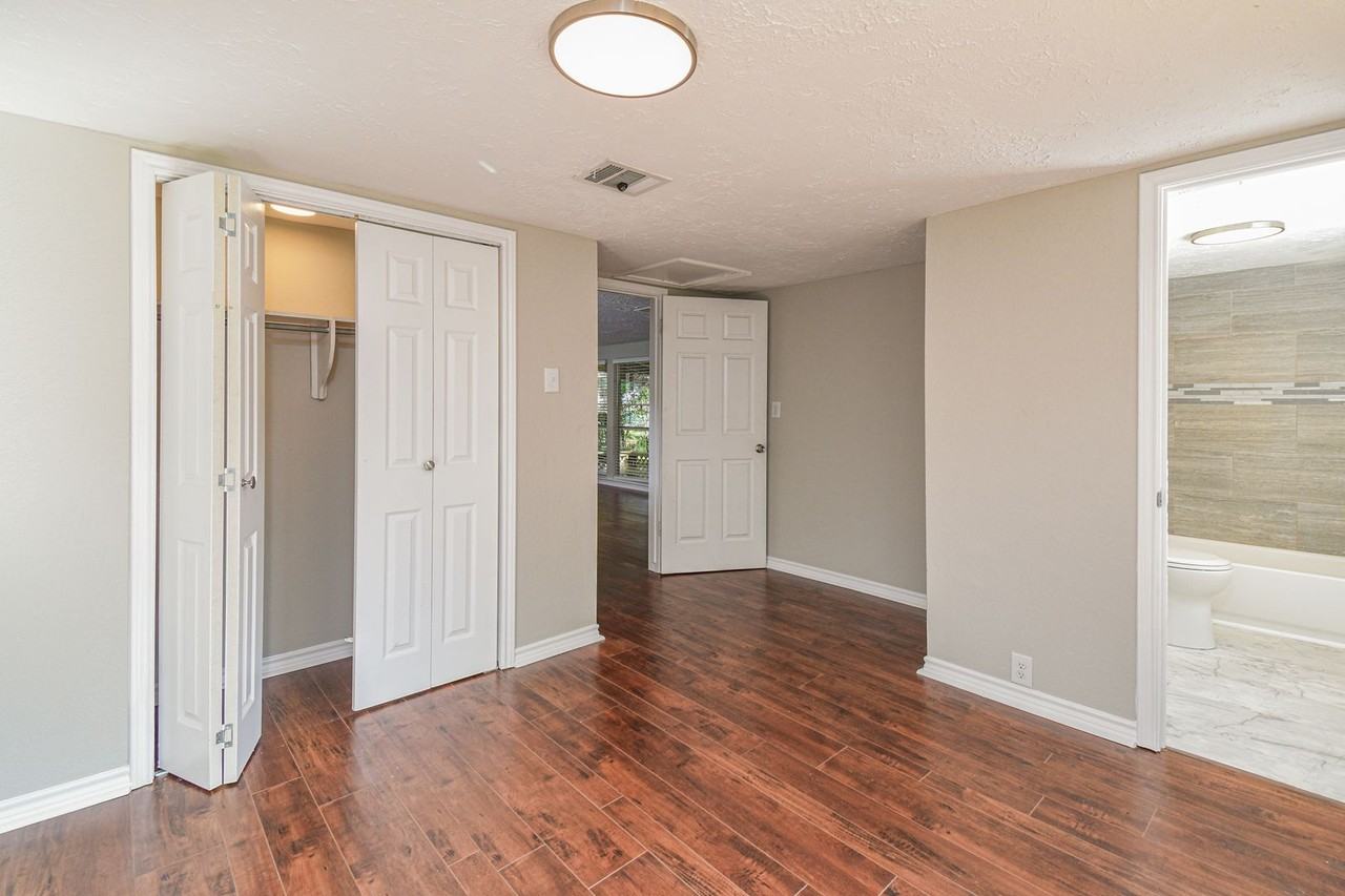 507 Sioux River Rd - Photo 3 of 22