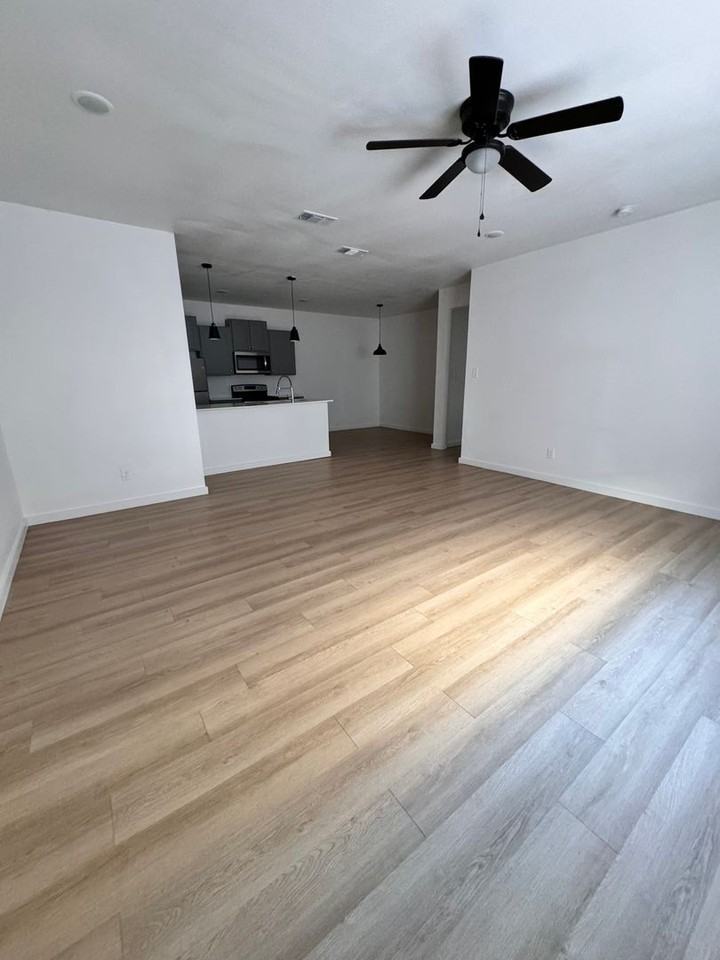 5531 Itasca St - Photo 2 of 18