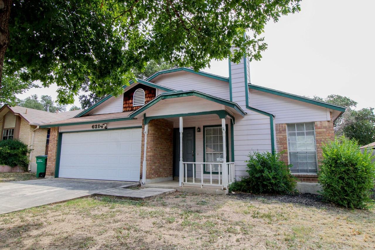 6214 Ridge Glade St - Photo 4 of 32