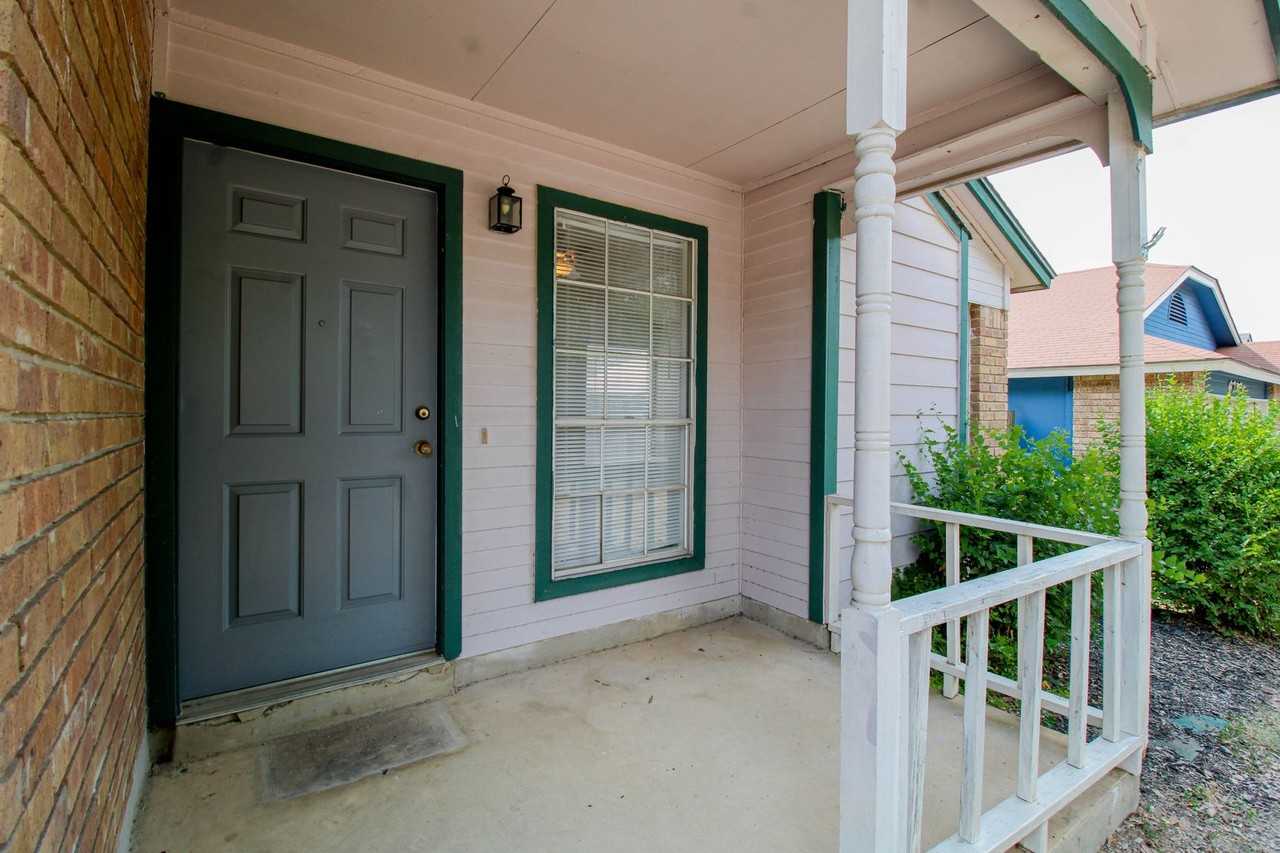 6214 Ridge Glade St - Photo 6 of 32