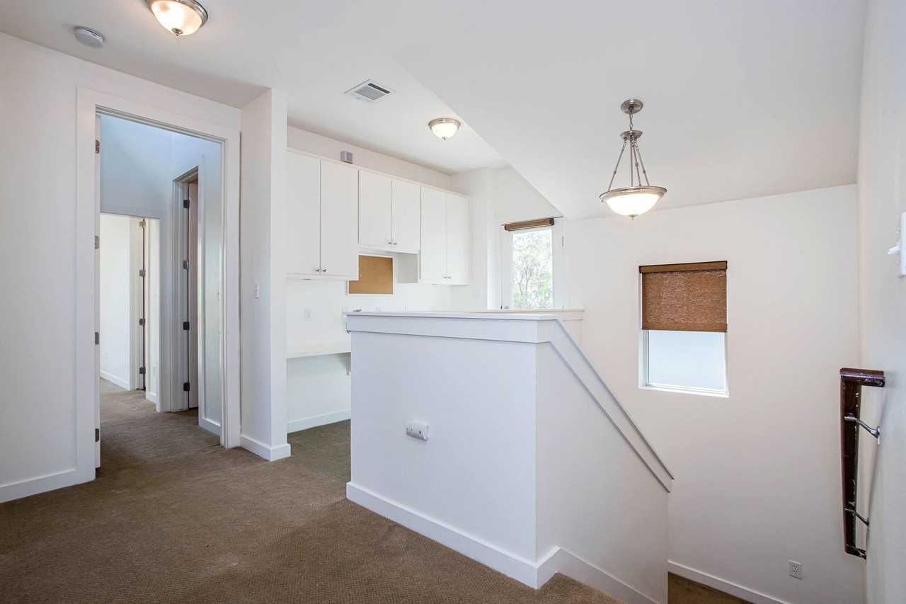 617 Peacock Ln #B - Photo 2 of 37