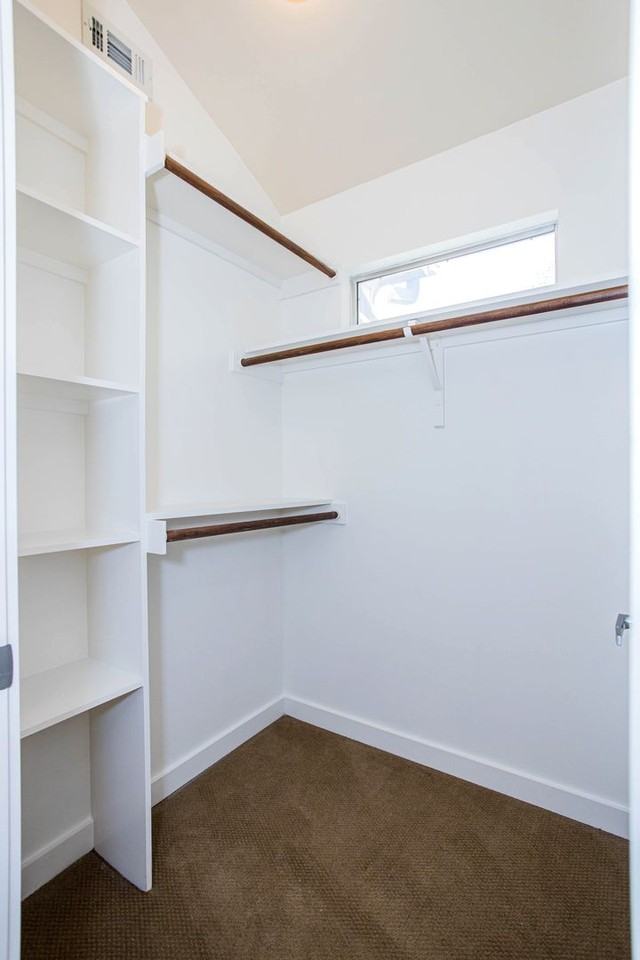 617 Peacock Ln #B - Photo 7 of 37