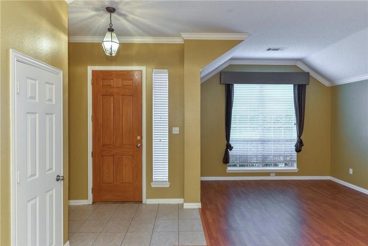 4625 Marguerite Ln - Photo 2 of 14