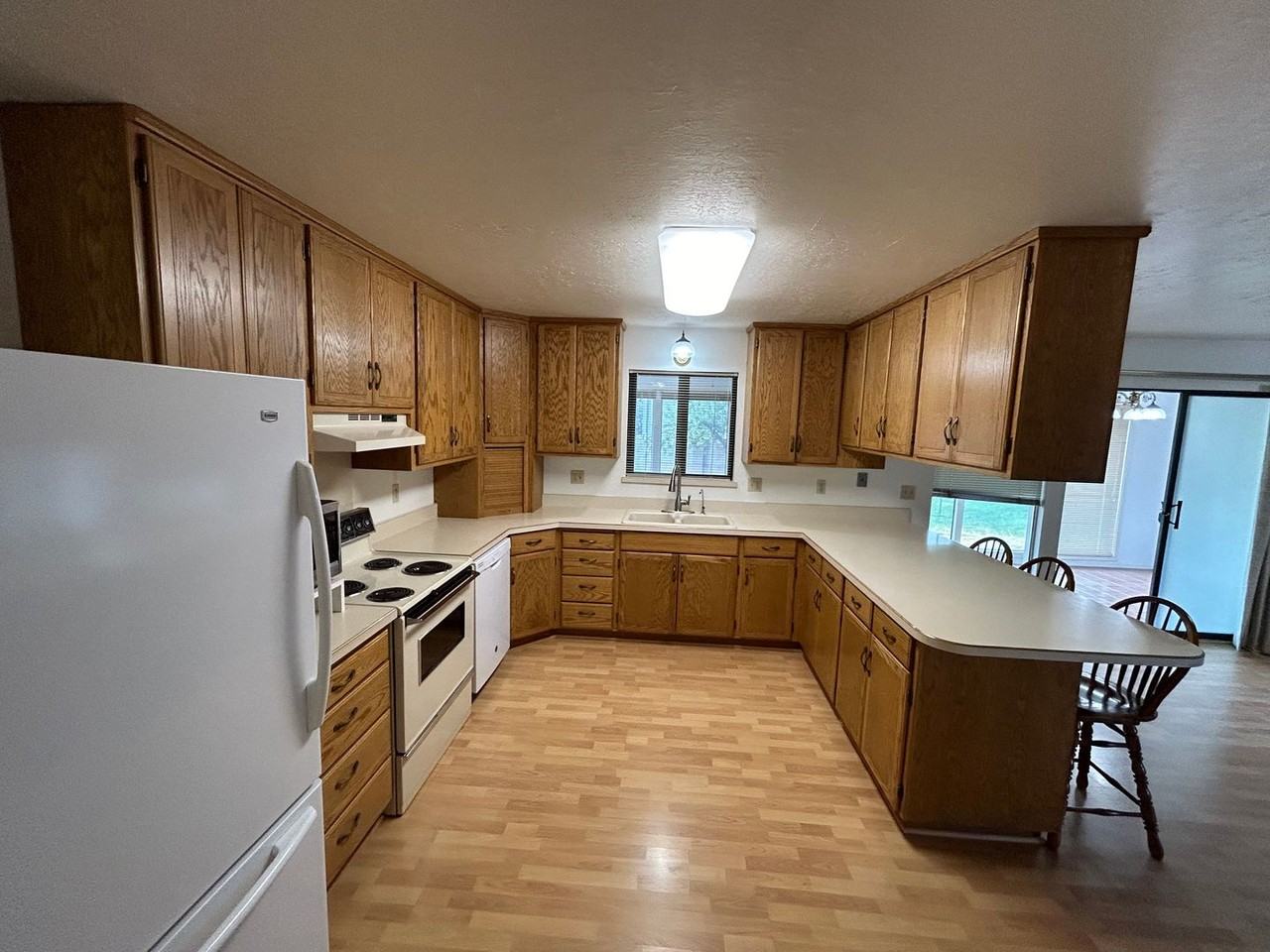 1091 S 1265 W - Photo 3 of 30