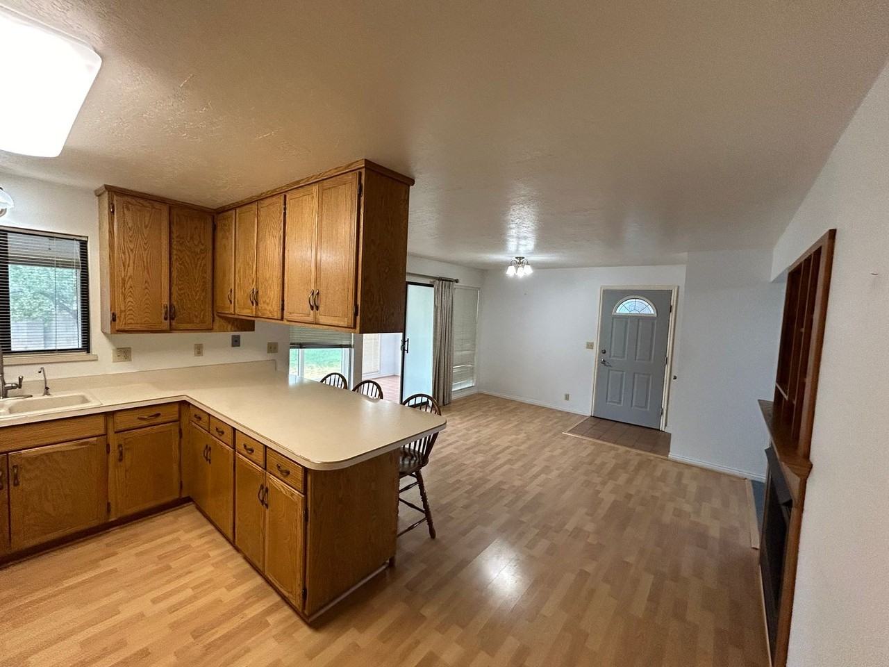 1091 S 1265 W - Photo 5 of 30