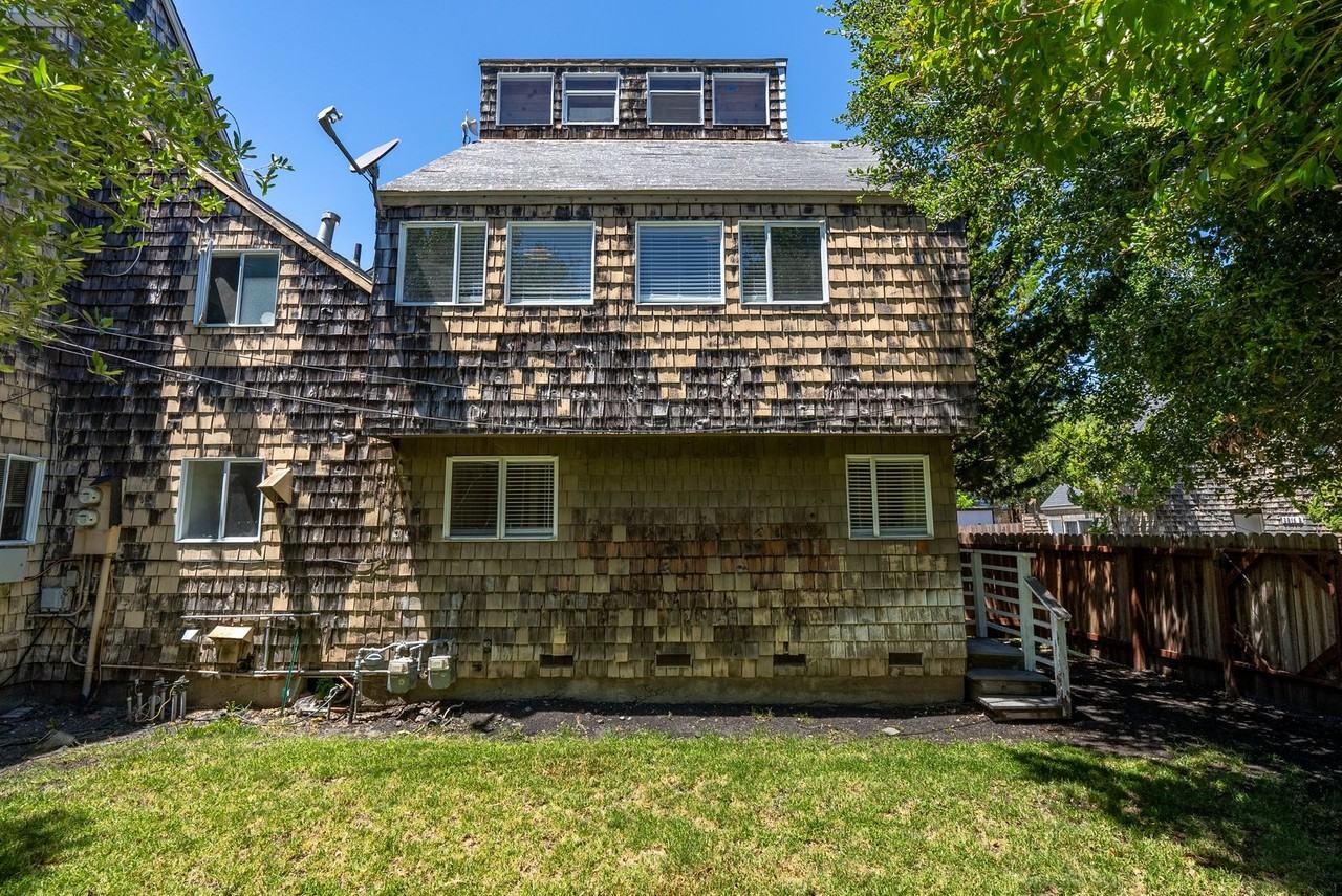 3214-3216 Rockview Place - Photo 2 of 25