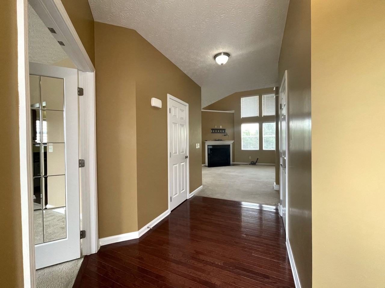 6127 Janes Way - Photo 3 of 42