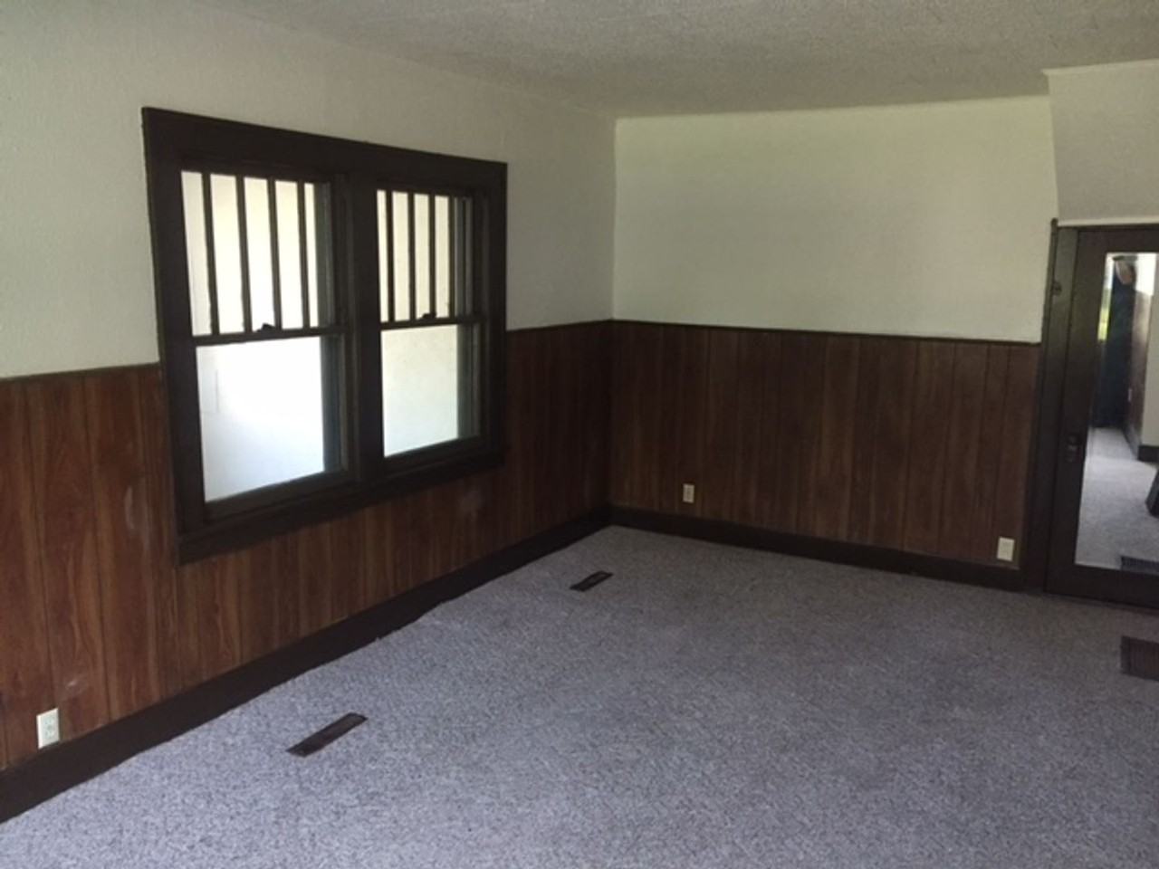 401 Argyle St - Photo 2 of 10