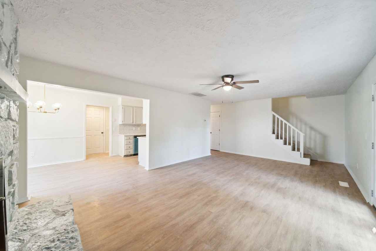 3227 S Allegheny Avenue - Photo 3 of 34