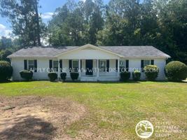 featured image of 982 Hampton Dr
