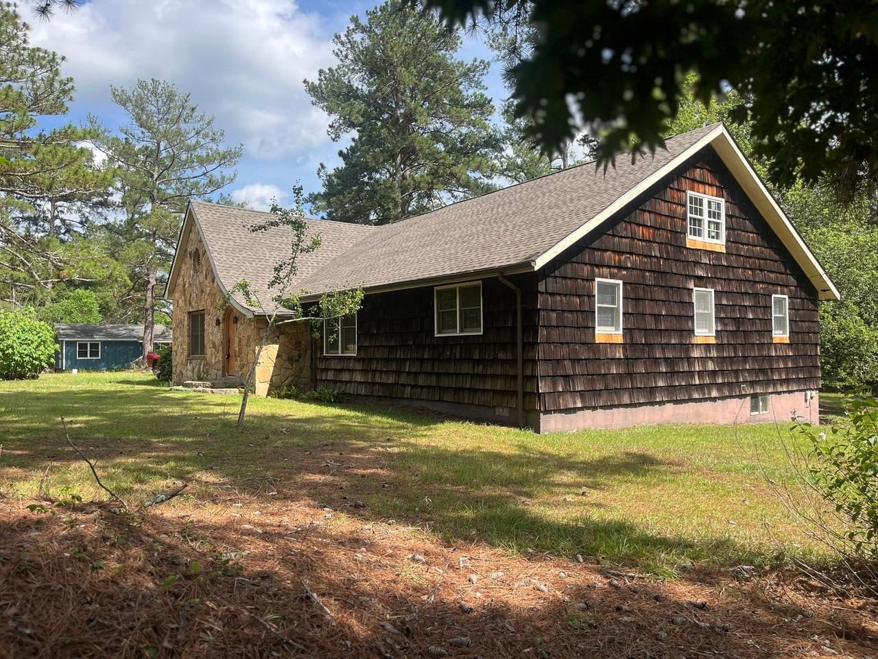 324 Chambers Rd - Photo 2 of 20