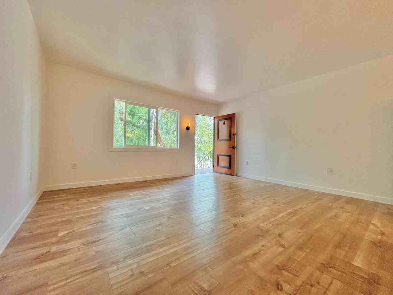 4657 Coldwater Canyon Ave - Photo 2 of 15