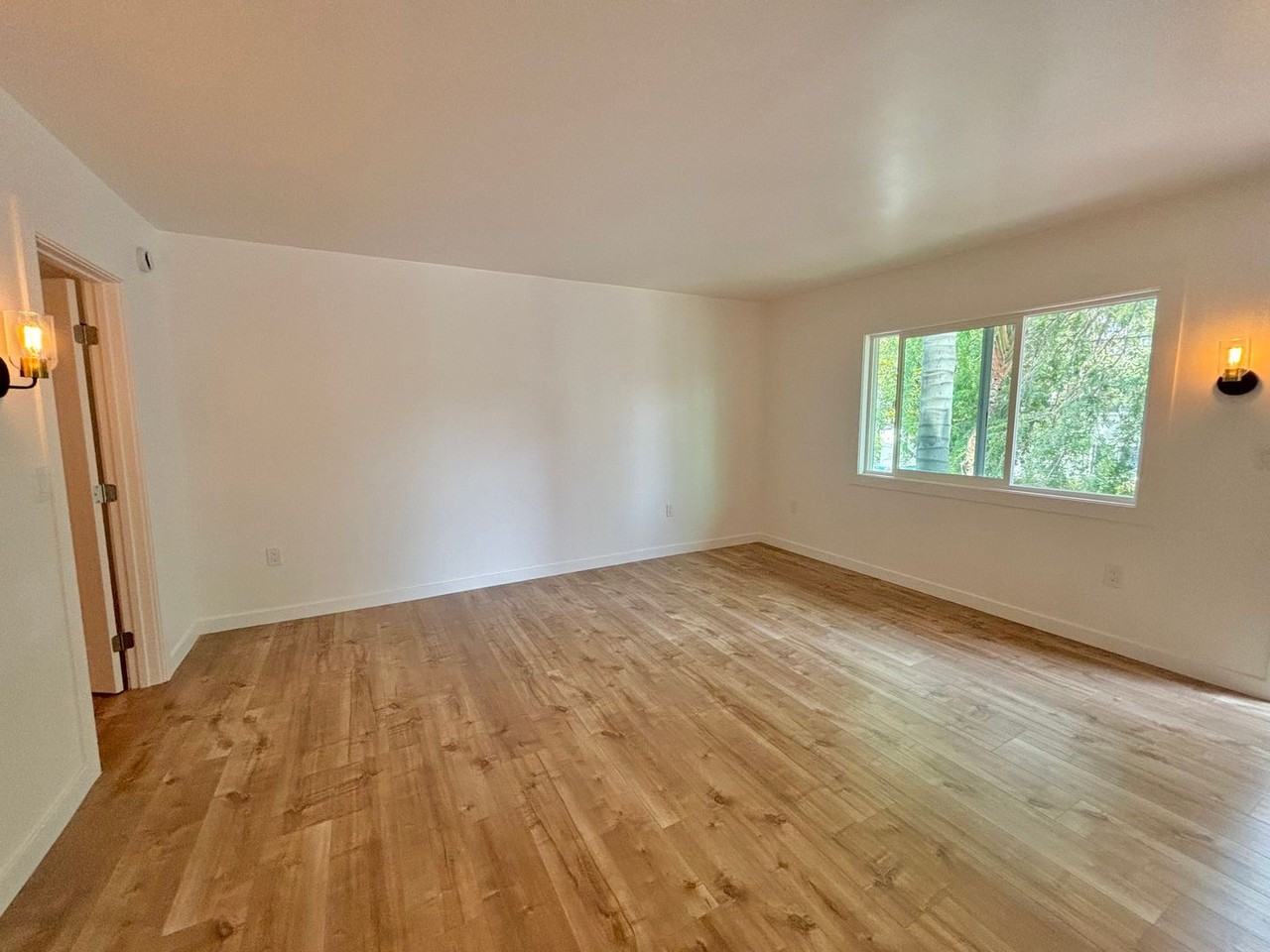 4657 Coldwater Canyon Ave - Photo 3 of 15