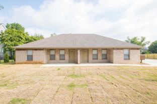 410 W Matthews - Photo 1 of 1