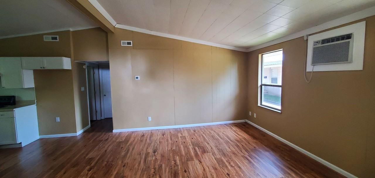 1631 W. Rotary Drive - Photo 3 of 6