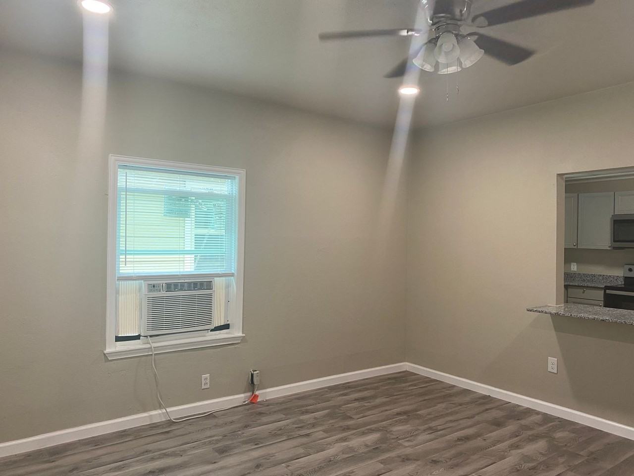 1913-1915 N. Shannon St. - Photo 2 of 8